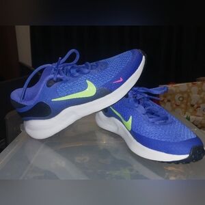 Nike Kids Blue/Neon Green Sneakers